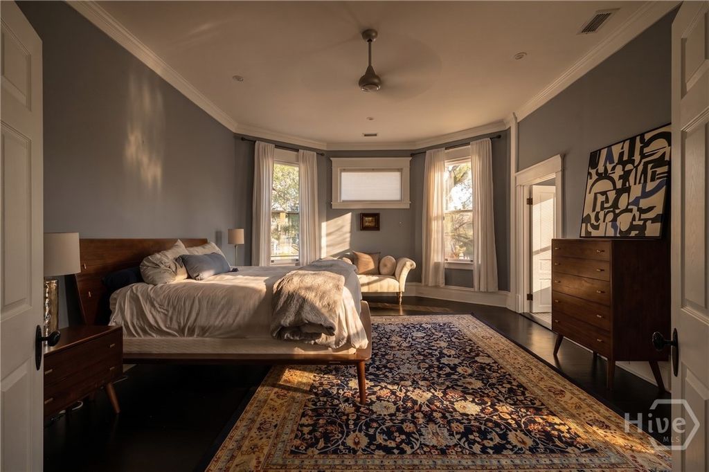 Image 23 of property listing at 121 E 36th Street, Savannah, GA 31401