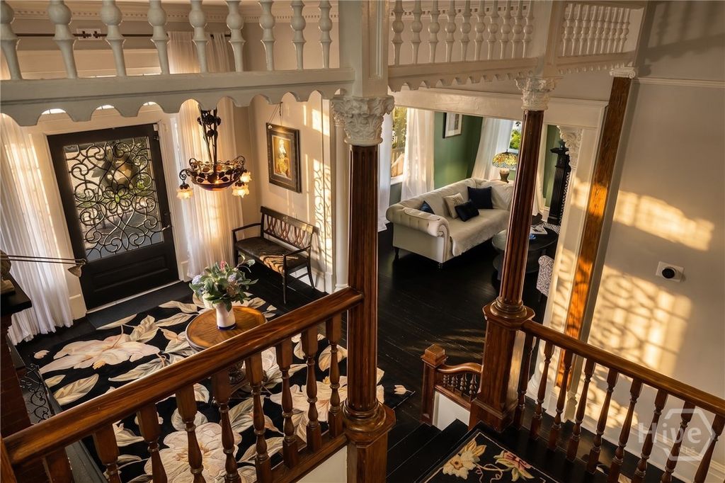 Image 35 of property listing at 121 E 36th Street, Savannah, GA 31401