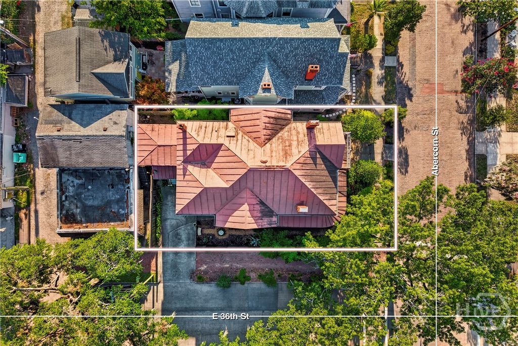 Image 51 of property listing at 121 E 36th Street, Savannah, GA 31401