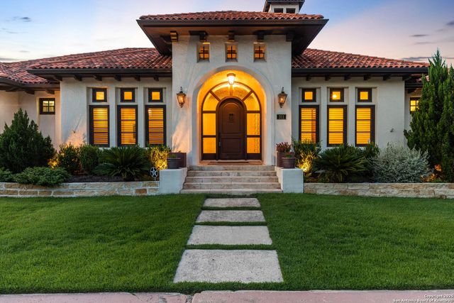 311 Elizabeth, Terrell Hills, TX 78209