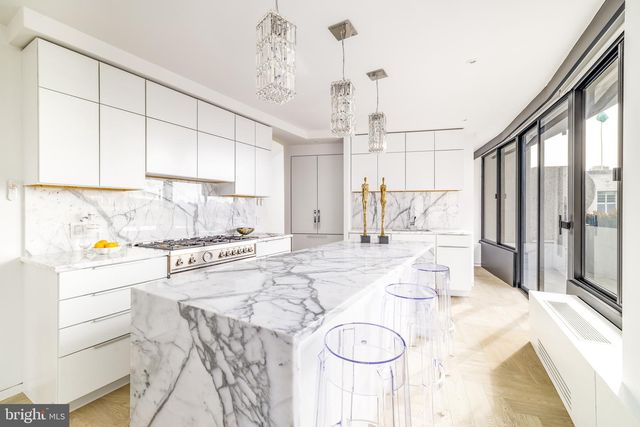 2500 VIRGINIA AVE NW #714-S, Washington, DC 20037