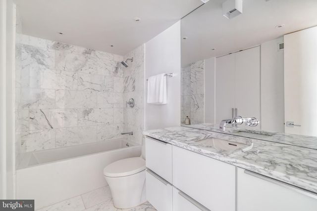 2500 VIRGINIA AVE NW #714-S, Washington, DC 20037