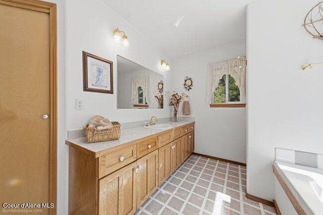 407 Spyglass Hill Rd, Careywood, ID 83809