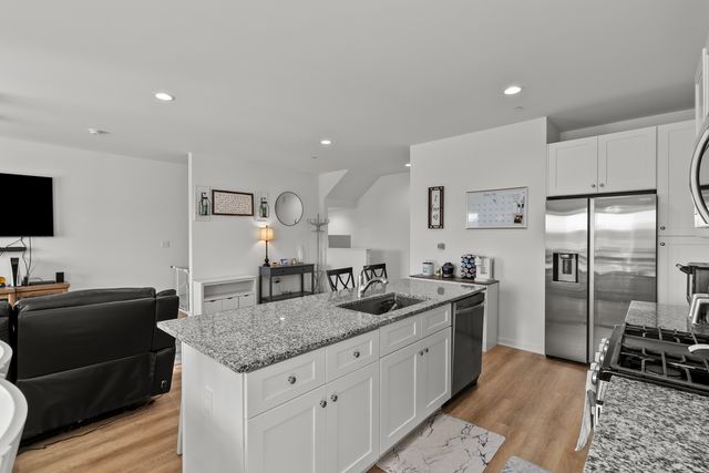 1016 Gillespie Lane, Yorkville, IL 60560