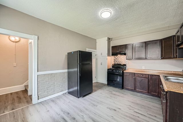 911 Sims Avenue, Saint Paul, MN 55106