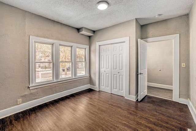 911 Sims Avenue, Saint Paul, MN 55106