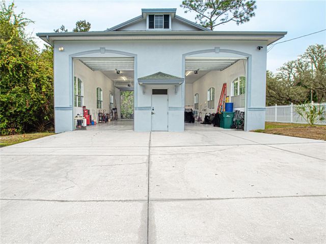 920 E LAKE DRIVE, Tarpon Springs, FL 34688