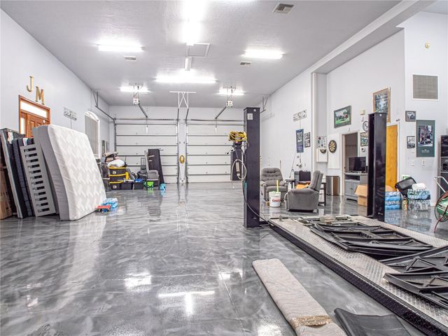 920 E LAKE DRIVE, Tarpon Springs, FL 34688