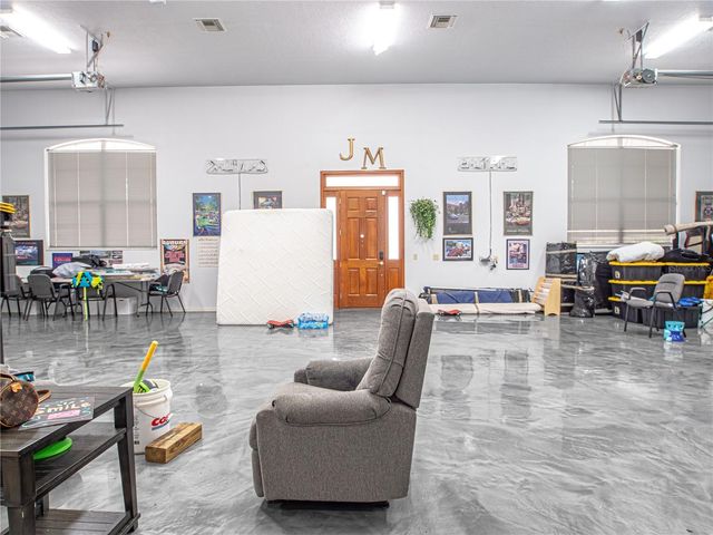 920 E LAKE DRIVE, Tarpon Springs, FL 34688