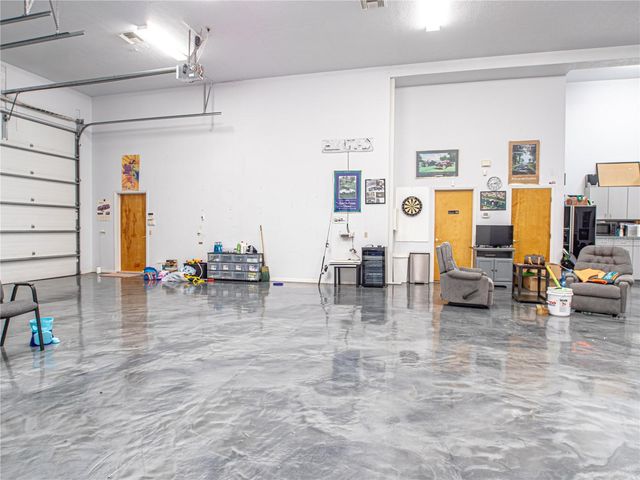 920 E LAKE DRIVE, Tarpon Springs, FL 34688