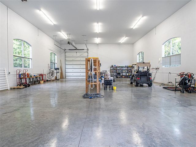 920 E LAKE DRIVE, Tarpon Springs, FL 34688