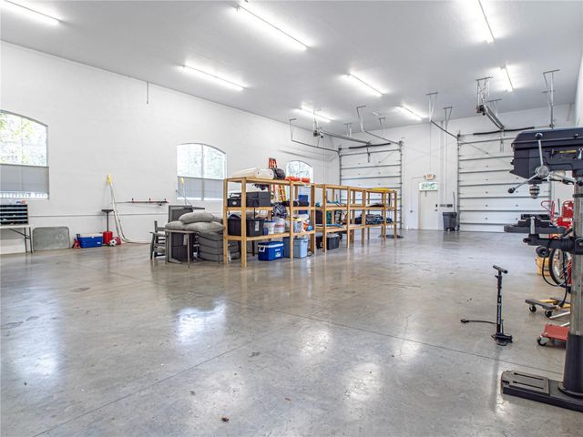 920 E LAKE DRIVE, Tarpon Springs, FL 34688