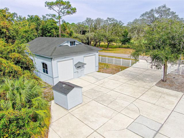 920 E LAKE DRIVE, Tarpon Springs, FL 34688