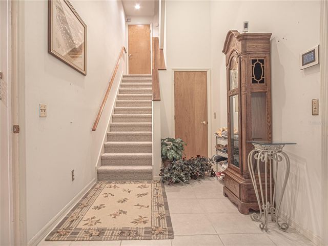 920 E LAKE DRIVE, Tarpon Springs, FL 34688