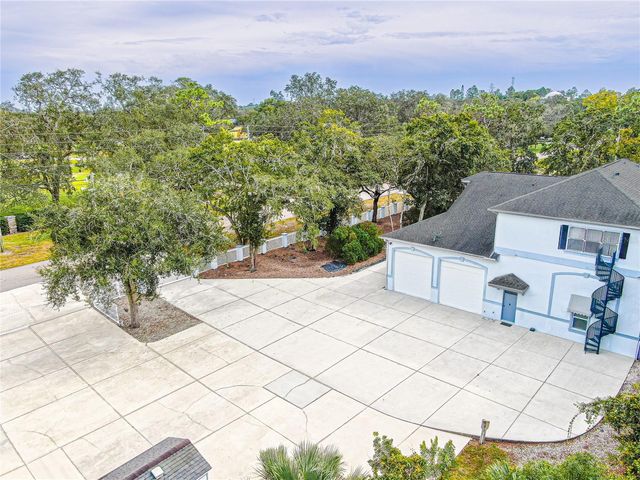 920 E LAKE DRIVE, Tarpon Springs, FL 34688