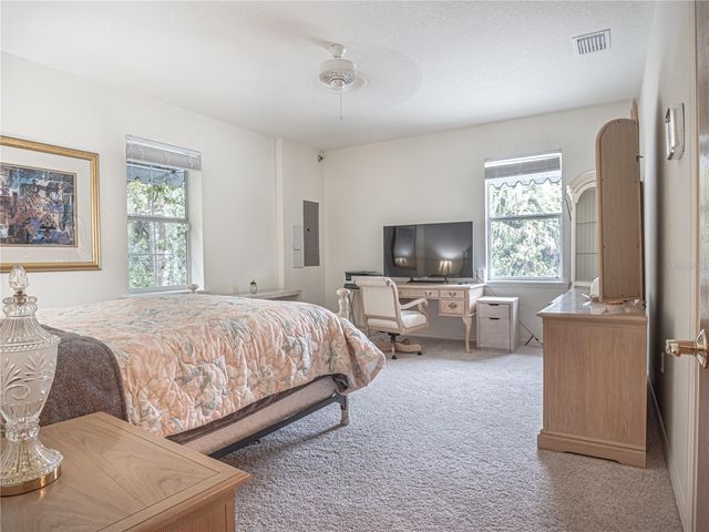 920 E LAKE DRIVE, Tarpon Springs, FL 34688