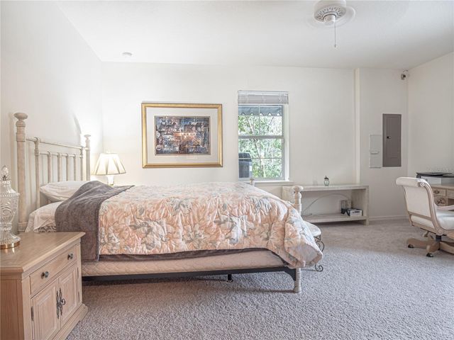 920 E LAKE DRIVE, Tarpon Springs, FL 34688