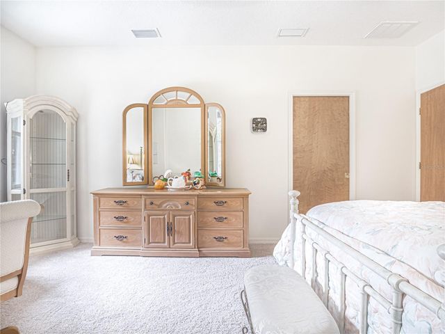 920 E LAKE DRIVE, Tarpon Springs, FL 34688