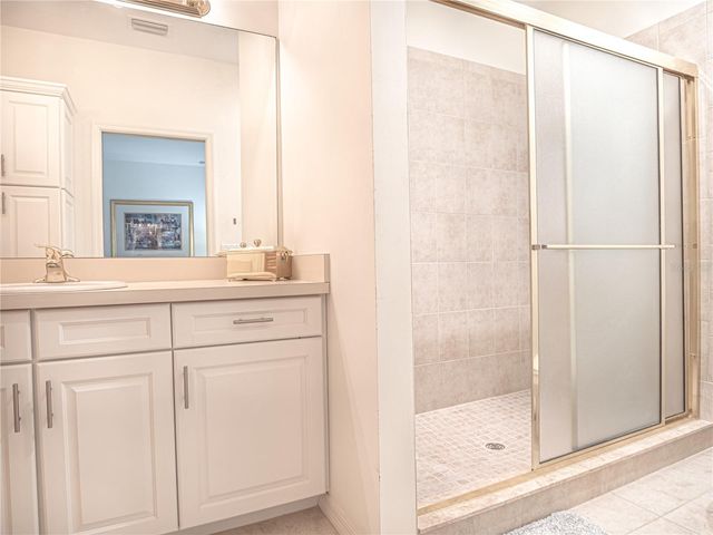 920 E LAKE DRIVE, Tarpon Springs, FL 34688