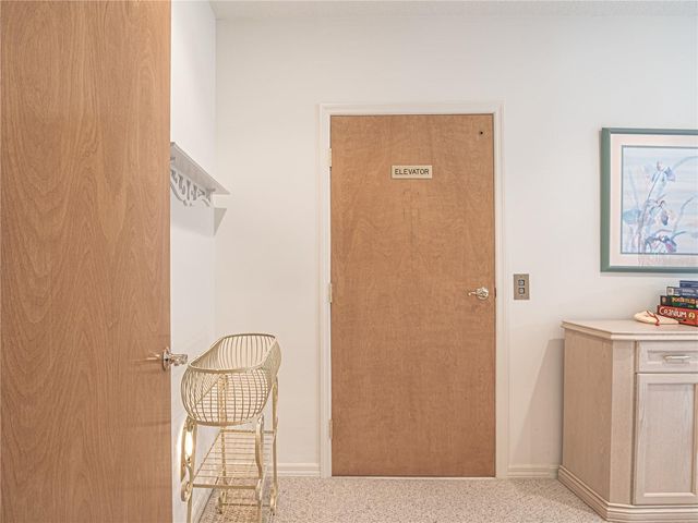 920 E LAKE DRIVE, Tarpon Springs, FL 34688