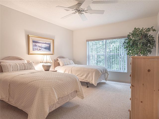 920 E LAKE DRIVE, Tarpon Springs, FL 34688