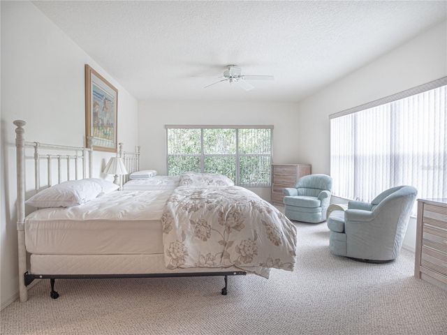 920 E LAKE DRIVE, Tarpon Springs, FL 34688