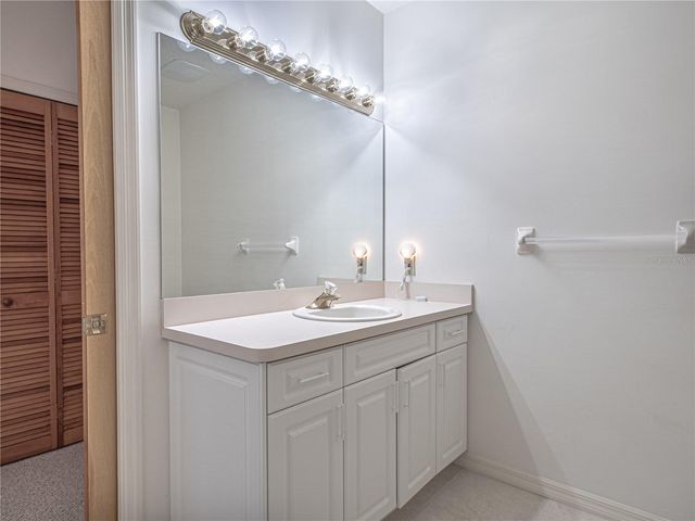 920 E LAKE DRIVE, Tarpon Springs, FL 34688