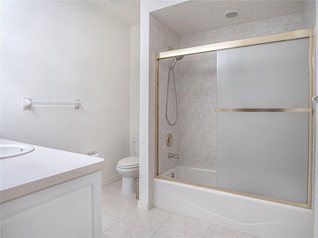 920 E LAKE DRIVE, Tarpon Springs, FL 34688