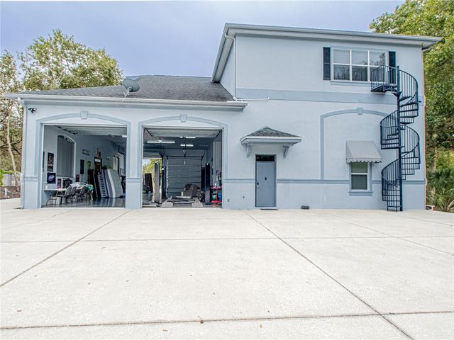 920 E LAKE DRIVE, Tarpon Springs, FL 34688