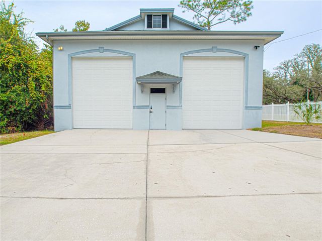 920 E LAKE DRIVE, Tarpon Springs, FL 34688