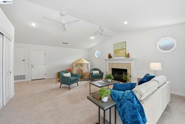 6387 Narcissus Ave, Newark, CA 94560