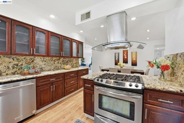6387 Narcissus Ave, Newark, CA 94560