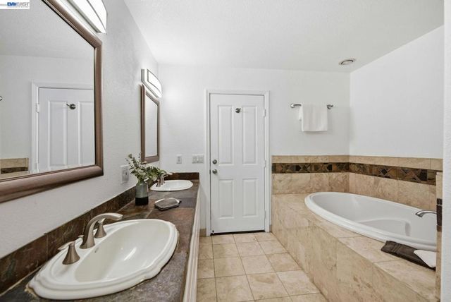 6387 Narcissus Ave, Newark, CA 94560