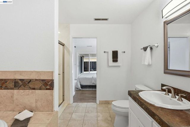 6387 Narcissus Ave, Newark, CA 94560
