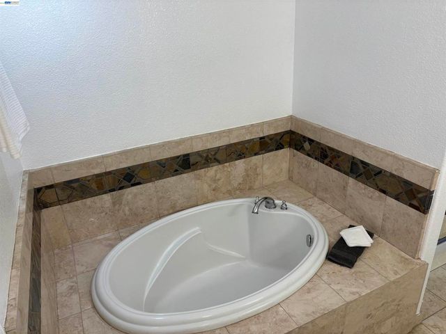 6387 Narcissus Ave, Newark, CA 94560