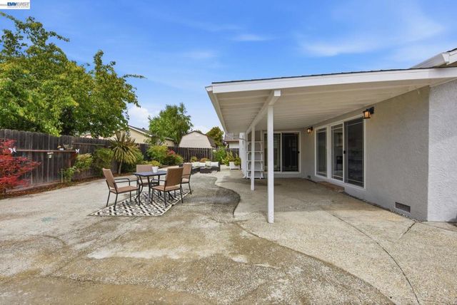 6387 Narcissus Ave, Newark, CA 94560
