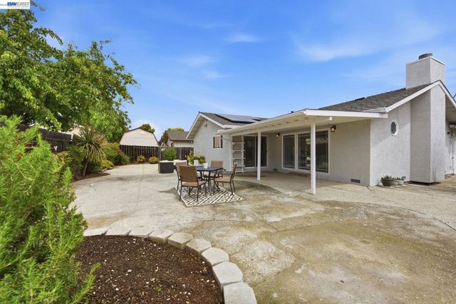 6387 Narcissus Ave, Newark, CA 94560