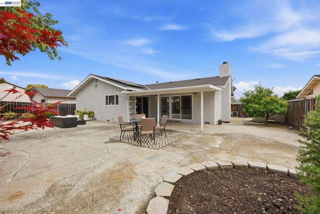 6387 Narcissus Ave, Newark, CA 94560