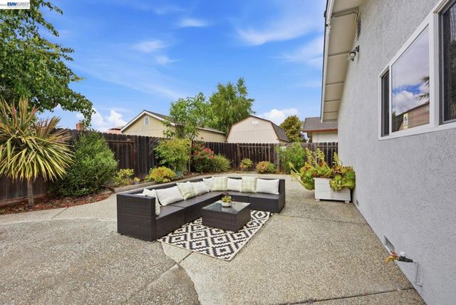 6387 Narcissus Ave, Newark, CA 94560