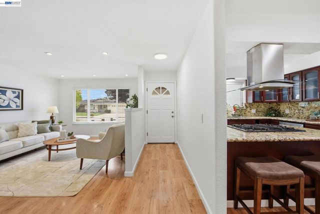 6387 Narcissus Ave, Newark, CA 94560