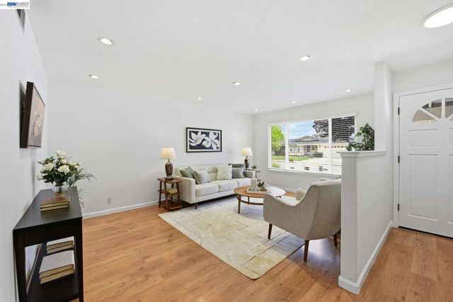 6387 Narcissus Ave, Newark, CA 94560