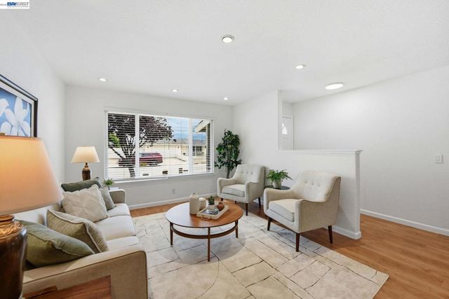 6387 Narcissus Ave, Newark, CA 94560
