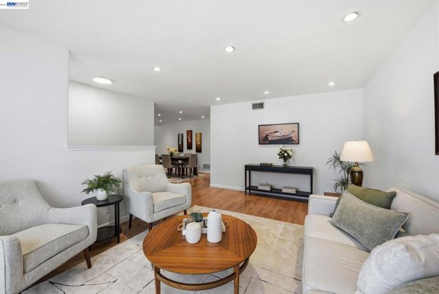 6387 Narcissus Ave, Newark, CA 94560