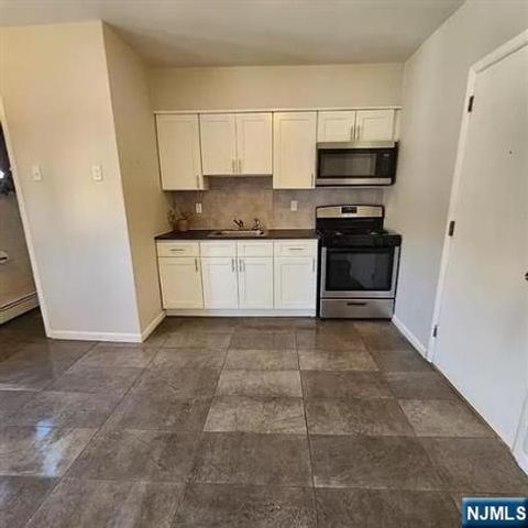 14 Cooper Street, Bayonne, NJ 07002