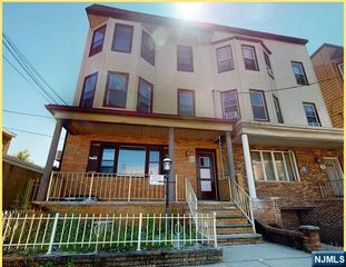 14 Cooper Street, Bayonne, NJ 07002