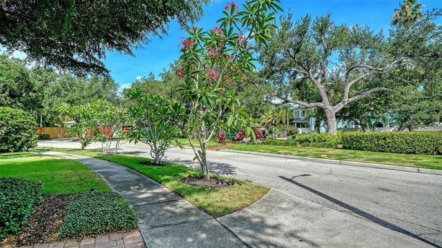 1704 FORTUNA STREET, Sarasota, FL 34239