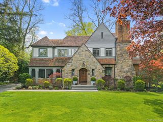 10 Locust Ridge Road, Larchmont, NY 10538
