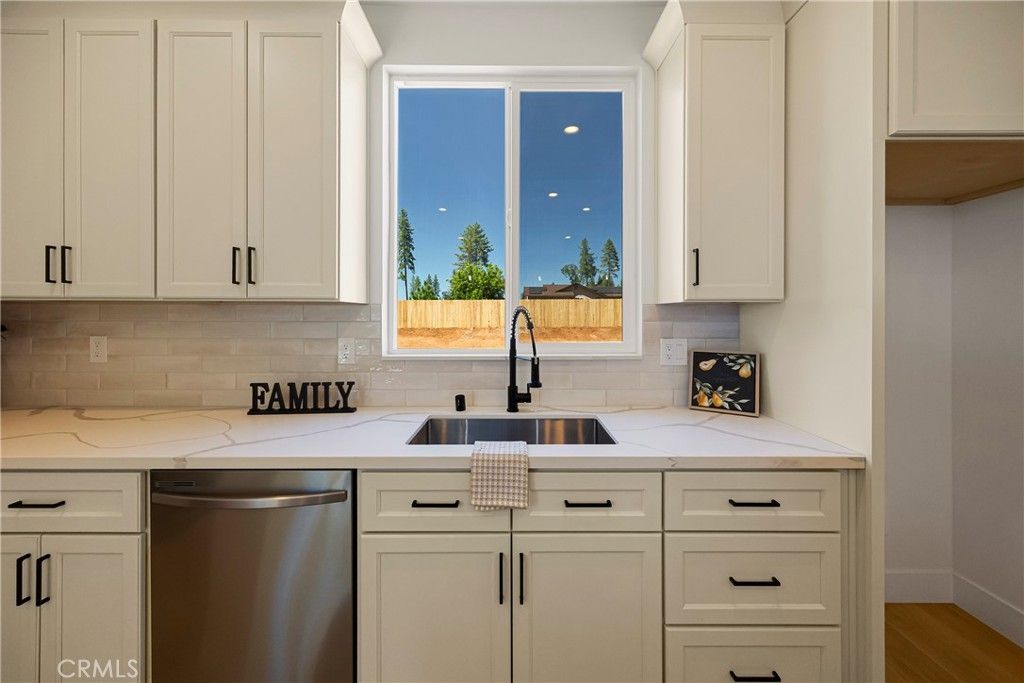 Image 18 of property listing at 613 Castle Drive, Paradise, CA 95969