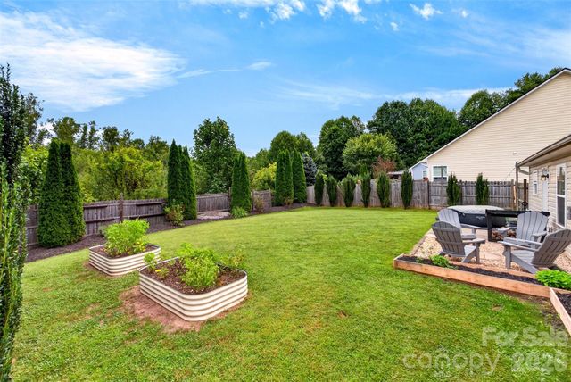 105 Creekwalk Lane, Hendersonville, NC 28792
