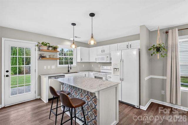 105 Creekwalk Lane, Hendersonville, NC 28792